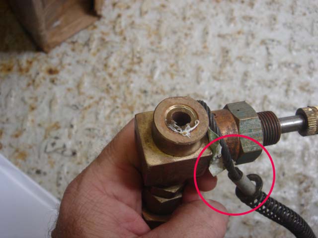 Â¼" NPT Nipple snapped off from diver charging manifold