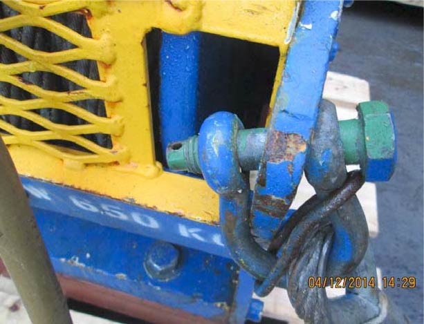 Condition in which lifting equipment was left - showing missing nut and split pin