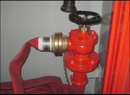 Fire hydrant with correct 65mm coupling (compatible with 65mm hose coupling)