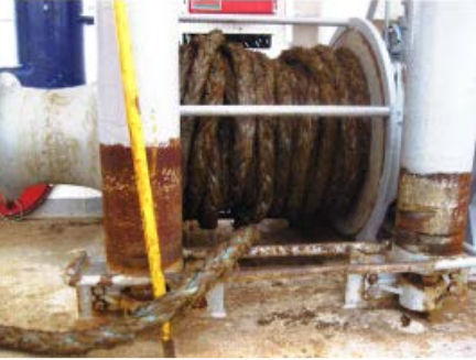 Front view showing mooring line travel to the winch and the crow bar position